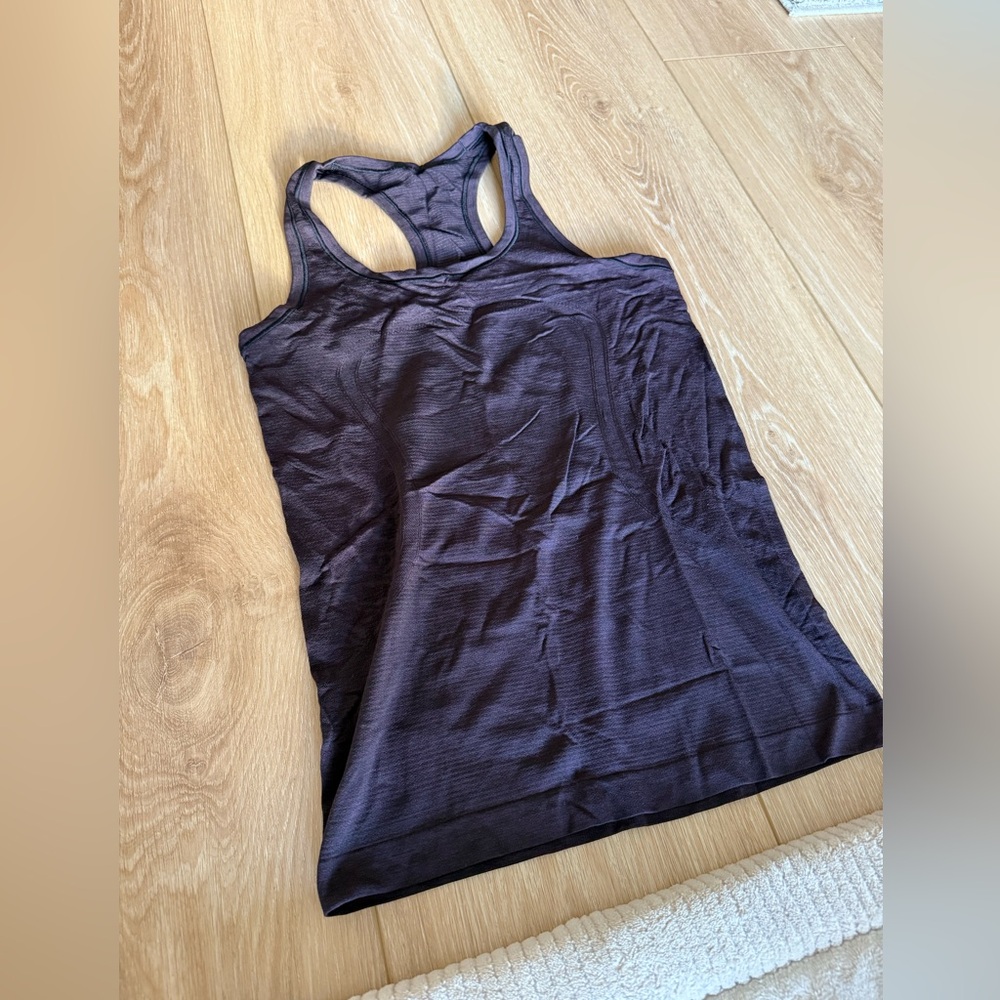 Lululemon Swiftly Tech Racerback Tank Top 2.0
Hip Length